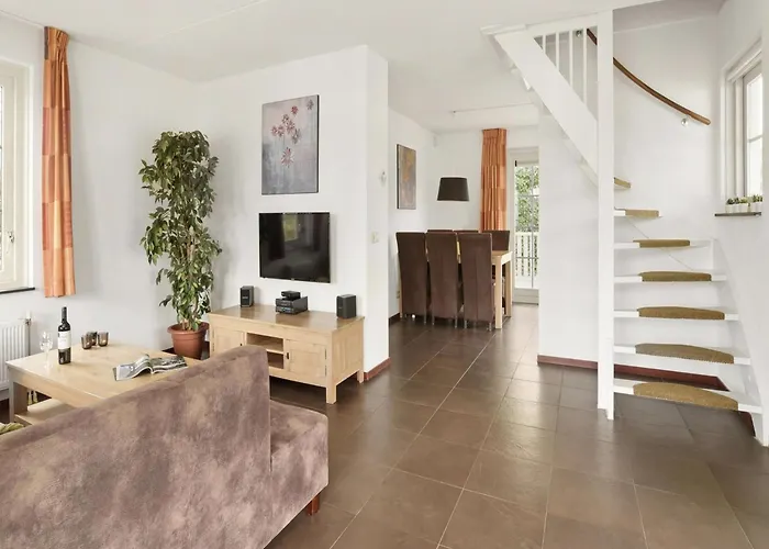 By Water Near Rotterdam * Simonshaven