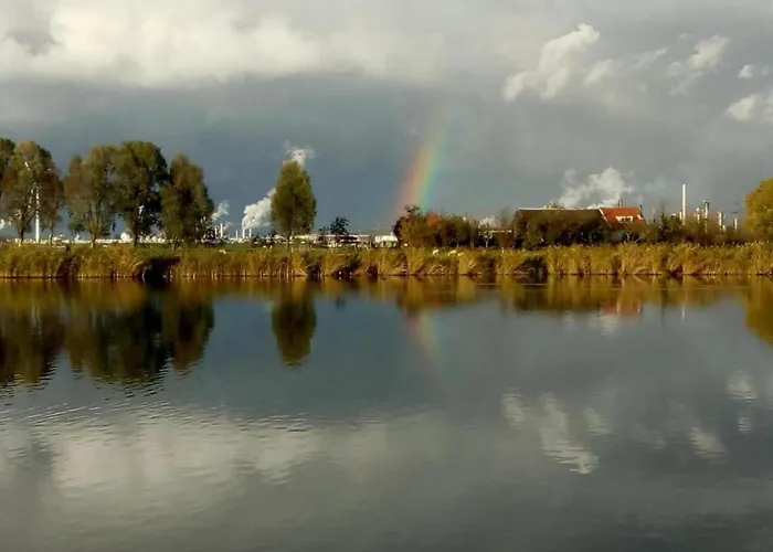 By Water Near Rotterdam Nyaraló Simonshaven