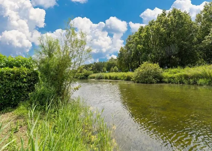 By Water Near Rotterdam بيت للعطل Simonshaven